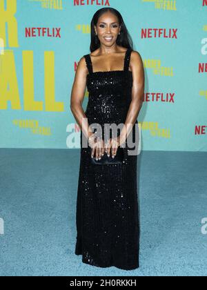 Los Angeles, Usa. Oktober 2021. LOS ANGELES, KALIFORNIEN, USA - 13. OKTOBER: Der Kostümdesigner June Ambrose mit Gucci kommt bei der Los Angeles Premiere von Netflix's „The Harder they Fall“ an, die am 13. Oktober 2021 im Shrine Auditorium und in der Expo Hall in Los Angeles, Kalifornien, USA, stattfand. (Foto: Xavier Collin/Image Press Agency/Sipa USA) Quelle: SIPA USA/Alamy Live News Stockfoto