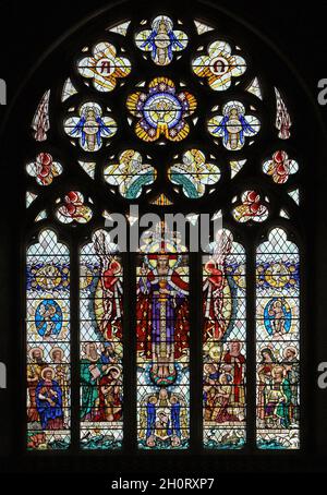 Buntglasfenster, entworfen von George Cooper Abbs und angefertigt von Wippell & Co, East Window, St. Peter's Church Budleigh Salterton Stockfoto