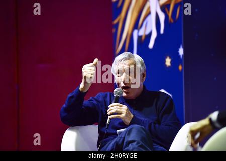 Luigi Ciotti während der Internationalen Buchmesse von Turin am 14. Oktober 2021 in Turin, Italien. Die Internationale Buchmesse von Turin kehrt nach fast zwei Jahren nach Beginn der Pandemie von Covid 19 nach Lingotto Fiere zurück. Stockfoto