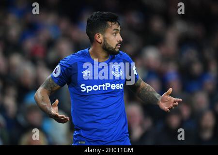 Evertons Theo Walcott reagiert auf eine Herausforderung Stockfoto