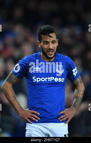 Evertons Theo Walcott reagiert auf eine Herausforderung Stockfoto