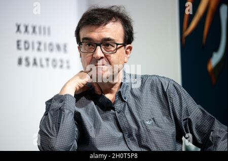 Turin, Italien. 14. Oktober 2021. Der spanische Schriftsteller Javier Cercas nimmt an der 33. Internationalen Buchmesse in Turin Teil. Die Internationale Buchmesse Turin (italienisch: Salone Internazionale del Libro) ist die größte Messe für Bücher in Italien, die jährlich in Turin stattfindet. Kredit: Nicolò Campo/Alamy Live Nachrichten Stockfoto