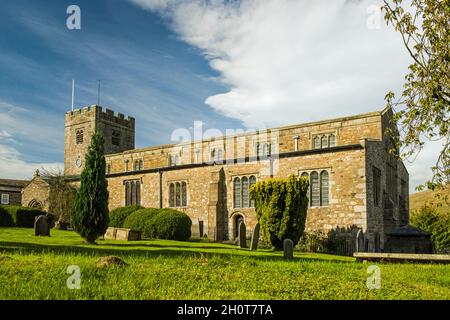 Die Kirche von St. Andrew im Cumbrian Village of Dent, Teil der Yorkshire Dales Stockfoto