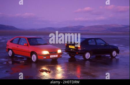 1988 Vauxhall Astra GTE MKII fährt in Wales Großbritannien Stockfoto