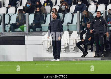 Turin, Italien. Oktober 2021. Cheftrainer Joe Montemurro von Juventus beim UEFA Women's Champions League-Spiel zwischen Juventus und Chelsea im Juventus-Stadion in Turin. (Foto: Gonzales Photo/Alamy Live News Stockfoto