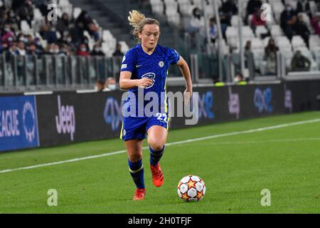 Turin, Italien. Oktober 2021. Erin Cuthbert (22) aus Chelsea beim UEFA Women's Champions League-Spiel zwischen Juventus und Chelsea im Juventus Stadium in Turin. (Foto: Gonzales Photo/Alamy Live News Stockfoto