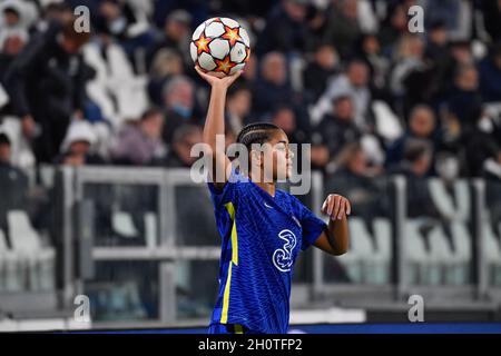 Turin, Italien. Oktober 2021. Jessica Carter (7) aus Chelsea beim UEFA Women's Champions League-Spiel zwischen Juventus und Chelsea im Juventus Stadium in Turin. (Foto: Gonzales Photo/Alamy Live News Stockfoto