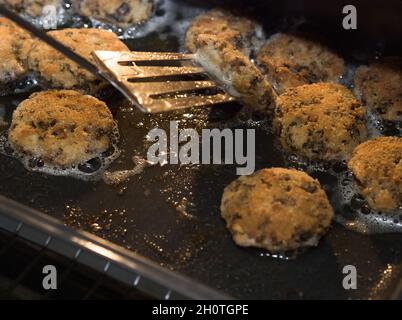 Leckere vegetarische Pilzbällchen im Ofen Stockfoto