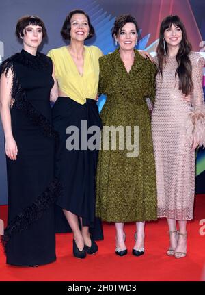 Foto muss gutgeschrieben werden ©Alpha Press 078237 13/10/2021 Jessie Buckley Maggie Gyllenhaal Olivia Colman Dakota Johnson The Lost Daughter Premiere während des BFI London Film Festival 2021 in London Stockfoto
