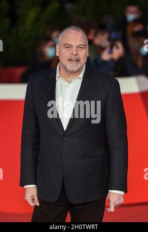 Rom, Italien. Oktober 2021. Italien, Rom, 14. Oktober 2021. Tag 1 des 16. Filmfestivals in Rom. Roter Teppich aus dem Film 'die Augen von Tammy Faye' im Bild: Vincent D'Onofrio Bildnachweis: Fabio Mazzarella/Sintesi/Alamy Live News Stockfoto