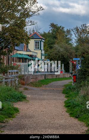 Der alte historische Bahnhof in yarmouth auf der Insel wight Plattform ein Café und wight Fahrrad Verleih Büro. yarmouth Insel von wight Cyclong mieten. Stockfoto