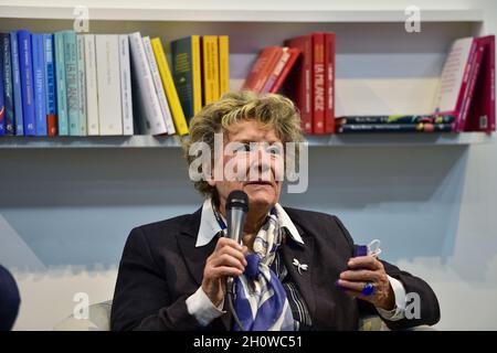 Dacia Maraini während der Internationalen Buchmesse von Turin am 14. Oktober 2021 in Turin, Italien. Die Internationale Buchmesse von Turin kehrt nach fast zwei Jahren nach Beginn der Pandemie von Covid 19 nach Lingotto Fiere zurück. Stockfoto