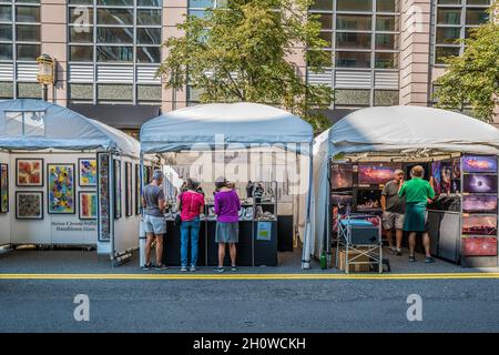 Reston, VA, USA - 10. September 2021. In Reston, Virginia, werden Kunstausstellungen gezeigt. Stockfoto
