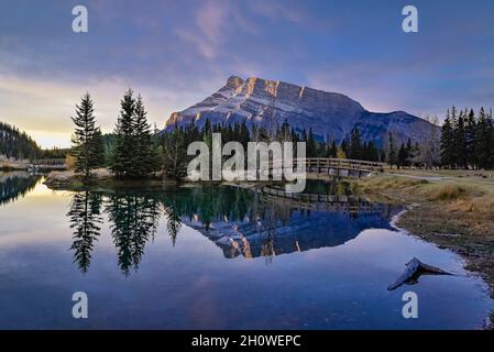 Mount Rundle, Cascade Pond, Banff National Park, Alberta, kanada Stockfoto