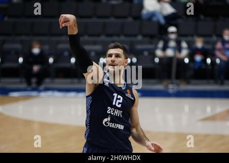 Sankt Petersburg, Russland. Oktober 2021. Billy Baron (Nr.12) von Zenit wurde während des Euroleague-Basketballspiels von Turkish Airlines zwischen Zenit Sankt Petersburg und dem FC Bayern München in der Sibur Arena in Sankt Petersburg in Aktion gesehen.(Endstand; Zenit 79:71 Bayern) Credit: SOPA Images Limited/Alamy Live News Stockfoto