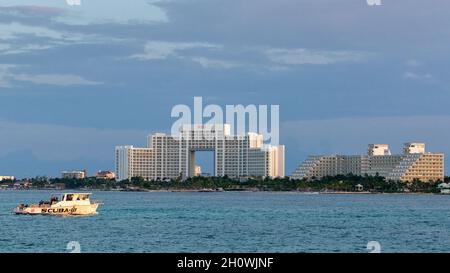 Riu Hotel an der Küste von Cancun, Mexiko, 2021 Stockfoto