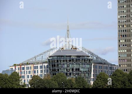 Moderne Apartments am Fluss in der Stadt Riga Stockfoto