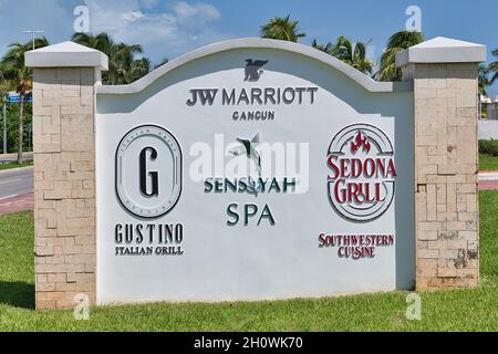 Eintrittsschild zum JW Marriott Cancun, Mexiko, 2021 Stockfoto