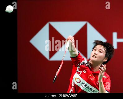 Aarhus, Dänemark. Oktober 2021. Chen Yufei aus China tritt im Einzel-Match der Frauen gegen Pai Yu Po aus dem chinesischen Taipeh während eines Viertelfinalspiels beim Uber Cup Badmintonturnier in Aarhus, Dänemark, am 14. Oktober 2021, an. Quelle: Zhang Cheng/Xinhua/Alamy Live News Stockfoto