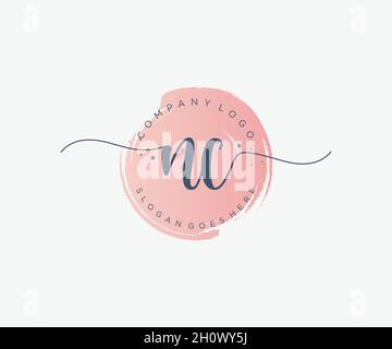 Feminines NC-Logo. Verwendbar für Natur, Salon, Spa, Kosmetik und Beauty Logos. Flaches Vektor-Logo-Design-Template-Element. Stock Vektor