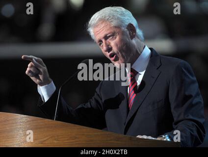 Charlotte, Vereinigte Staaten Von Amerika. September 2012. CHARLOTTE, NC - 5. SEPTEMBER: Bill Clinton während der 2012 Democratic National Convention im Time Warner Center am 5. September 2012 in Charlotte, North Carolina Menschen: Bill Clinton Kredit: Storms Media Group/Alamy Live News Stockfoto