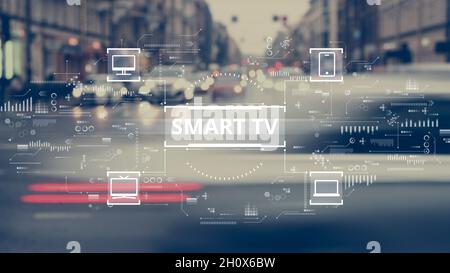 Smart-tv-Konzept auf abstraktem Konzept mit Computer-, tv- und Smartphone-Symbolen Stockfoto