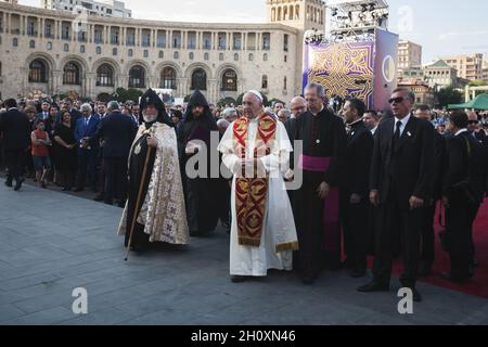 JEREWAN, ARMENIEN - 26. Dezember 2018: Die apostolische Reise von Papst Franziskus nach Armenien. Papst Franziskus, auf dem Platz der Republik, Jerewan. Stockfoto