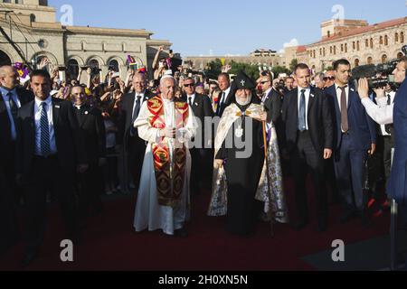 JEREWAN, ARMENIEN - 26. Dezember 2018: Die apostolische Reise von Papst Franziskus nach Armenien. Papst Franziskus, auf dem Platz der Republik, Jerewan. Stockfoto