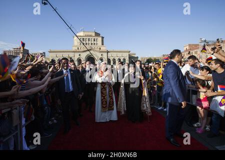 JEREWAN, ARMENIEN - 26. Dezember 2018: Die apostolische Reise von Papst Franziskus nach Armenien. Papst Franziskus, auf dem Platz der Republik, Jerewan. Stockfoto