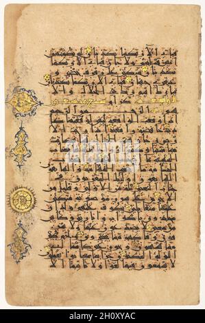 Folio aus einem Koran, 1100. Seldschuken Iran. Tinte, Gold und Farben auf Papier; Blatt: 30.6 x 20 cm (12 1/16 x 7 7/8 Zoll). Stockfoto