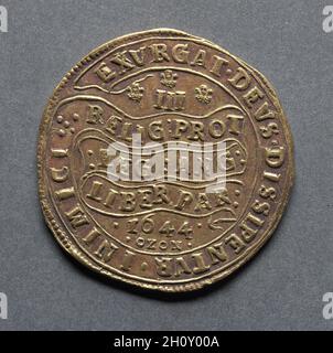 Triple Unite oder Three Pound Piece: Declaration on Scroll (Rückseite), 1644. England, Karl I., 1625-1649. Gold; Durchmesser: 3.9 cm (1 9/16 Zoll). Stockfoto