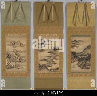 Saisonale Landschaften, Mitte bis Ende des 15. Jahrhunderts. Kano Hideyori (japanisch, aktiv Mitte bis Ende 1500). Hängende Schriftrolle; Tinte auf Papier; insgesamt 153.6 x 53.9 cm (60 1/2 x 21 1/4 Zoll). Diese Komposition, die jetzt aus drei Schriftrollen bestand, bestand ursprünglich aus vier Gemälden, die die Jahreszeiten darstellen. Das Set gehört zu den wichtigsten erhaltenen Werken des Künstlers. Jedes Gemälde wurde im gy ausgeführt? Modus, der auf einen schnellen Pinsel mit abgerundeten Konturen hinweist. Die Begriffe Shin (formal), s? (Kursiv) und gy? (Semikursiv), entlehnt aus Kalligraphie Terminologie, sind Begriffe, die häufig von Kennern verwendet, um brus zu beschreiben Stockfoto