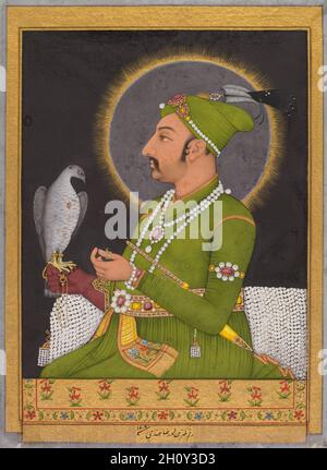 Posthume Porträt des Moghul-Kaiser Muhammad Shah (regierte 1719-1748) mit einem Falken (recto), 1764. Muhammad Rizavi Hindi (Inder, aktiv Mitte des 17. Jahrhunderts). Undurchsichtige Aquarelle, Tinte und Gold auf Papier (recto); nur Malerei: 14.4 x 10.3 cm (5 11/16 x 4 1/16 Zoll); Seite: 28 x 23.8 cm (11 x 9 3/8 Zoll). Kaiser Muhammad Shah, der von 1719 bis 1748 regierte, war als „Rangila“ bekannt, was „farbenfroh“ bedeutet. Die innovative Verwendung eines schwarzen Hintergrunds setzt das Chartreuse-Grün seines Jamas und die Perlen seiner Verzierungen und seines Bolsters scharf in den Hintergrund. Auf seinem linken Daumen trägt er einen Bogenring und einen Stich Stockfoto