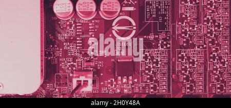 Halbleiter. cpu-Chip auf der grünen Hauptplatine des Computers. Halbleiterplatine der Hauptplatine. Hightech-Computerplatine mit Hersteller Stockfoto