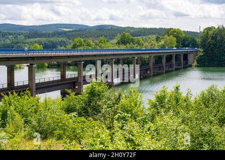 Deutschland, Attendorn, Biggesee, (auch Biggetalsperre) ist ein 8,76 km2 großer Stausee im Kreis Olpe in Nordrhein-Westfalen. Mit der Vorwor Stockfoto