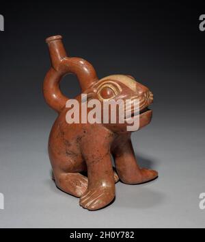 Seelöwenpfiff, 200-850. Zentrale Anden, Nordküste, Moche, 200-450 n. Chr. Keramik und Slip; insgesamt: 19.7 x 15.5 x 16 cm (7 3/4 x 6 1/8 x 6 5/16 Zoll). Seelöwen erscheinen in der Moche-Kunst häufig als Bildnis-Gefäße, wie dieser reizvolle Welpen, oder in komplexen Szenen, die sie oft als Ziele menschlicher Jäger zeigen. Sie mögen zum Teil für die Strandkiesel in ihren Mägen geschätzt worden sein; moderne peruanische Volksheiler betrachten solche Kieselsteine als kraftvolle medizinische Eigenschaften. Außerdem glaubten die Einheimischen aus der Kolonialzeit, dass Seelöwen die Toten auf die Inseln vor der Küste trugen, eine Idee, die es nicht gab Stockfoto
