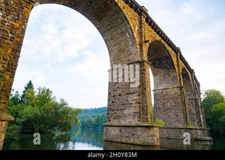 Deutschland, Nordrhein-Westfalen, Herdecke, Ruhrviadukt, Blick vom Harkortsee Stockfoto