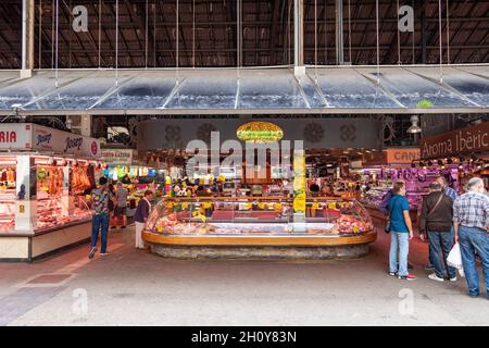 Barcelona, Spanien - 21. September 2021: Der berühmte Markt La Boqueria auf der Rambla in barcelona, Katalonien, Spanien Stockfoto