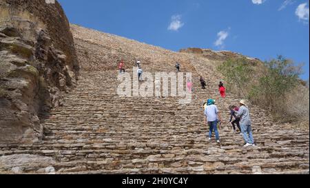 Weg in den Himmel. Klettern in La Quemada archäologische Stätte in Zacatecas Mexiko Stockfoto