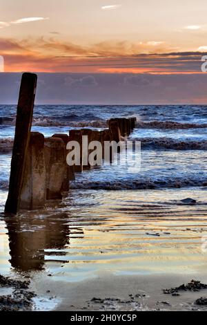 Sonnenuntergang am Berrow Beach, Burnham-on-Sea, Somerset Stockfoto
