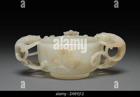 Libation Cup, 1662-1722. China, Qing-Dynastie (1644-1911), Kangxi-Herrschaft (1662-1722). Jade; Durchmesser: 14.6 cm (5 3/4 Zoll); Gesamt: 4.6 cm (1 13/16 Zoll). Stockfoto