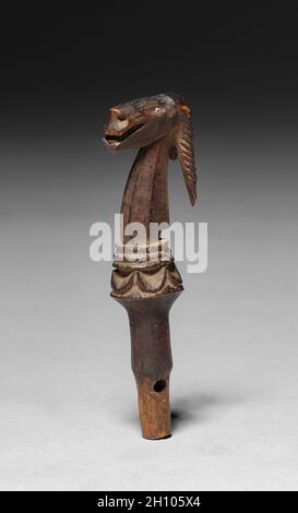 Haken für einen Patten-Schuh, C 1800er. Afrika, Zentralafrika, Demokratische Republik Kongo, Kuba oder Bushongo, 19. Jahrhundert. Holz- und Glasperlen; insgesamt 12 x 4 cm (4 3/4 x 1 9/16 Zoll). Stockfoto