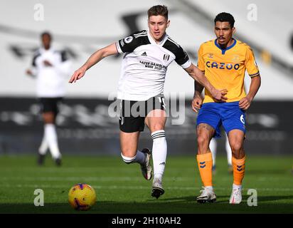 Aktenfoto vom 22-11-2020 von Fulhams Tom Cairney. Fulham hat Tom Cairney zum ersten Mal seit fast einem Jahr für ihr Derby im Westen Londons gegen QPR zur Verfügung gestellt. Ausgabedatum: Freitag, 15. Oktober 2021. Stockfoto