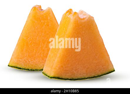 Cantaloupe japanische Melone zwei Scheiben isoliert auf weißem Hintergrund. Beschneidungspfad. Volle Schärfentiefe. Stockfoto