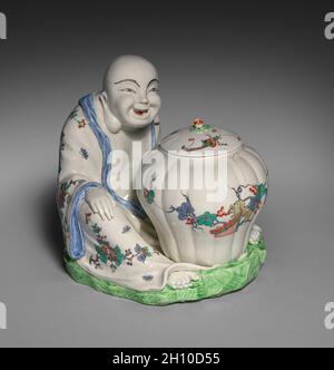 Figur von Budai oder Hotei mit Glas, c. 1735–40. Chantilly Porcelain Factory (Französisch). Weichporzellan mit Emaille-Verzierung; insgesamt 17.2 cm (6 3/4 in.). Stockfoto