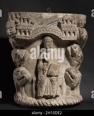 Daniel in der Höhle des Löwen, c. 1125–50. Frankreich, Saint-Aignan-sur-Cher, 12. Jahrhundert. Kalkstein; insgesamt: 72.4 x 68.6 x 36.2 cm (28 1/2 x 27 x 14 1/4 Zoll). Stockfoto