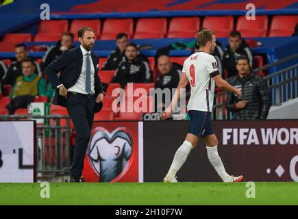 England gegen Ungarn – FIFA Fußball-Weltmeisterschaft 2022 – Wembley-Stadion der englische Harry Kane tritt aus, nachdem er von Gareth Southgate ersetzt wurde. Pic : Mark Schmerz Stockfoto