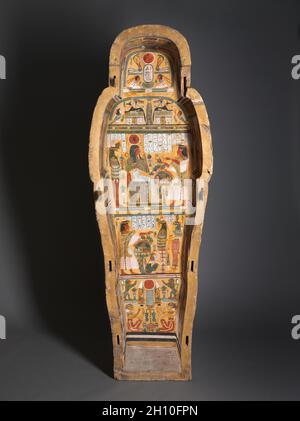 Sarg von Nesykhonsu, c. 976–889 V. CHR. Ägypten, Theben, Dritte mittlere Periode, späte Dynastie 21 (1069-945 v. Chr.) bis frühe Dynastie 22 (945-715 v. Chr.). Gessoed und bemalte Platanenfeige; insgesamt 70 cm (27 9/16 in.). Stockfoto