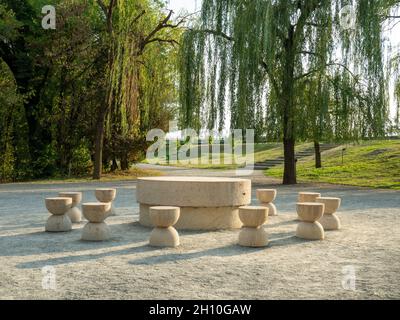 Tafel der Stille (Masa Tacerii) Skulptur in Targu Jiu, Rumänien Stockfoto