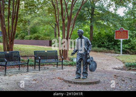 Elvis bei 13 Skulpturen im Elvis Presley Birthplace and Museum in Tupelo, Mississippi Stockfoto